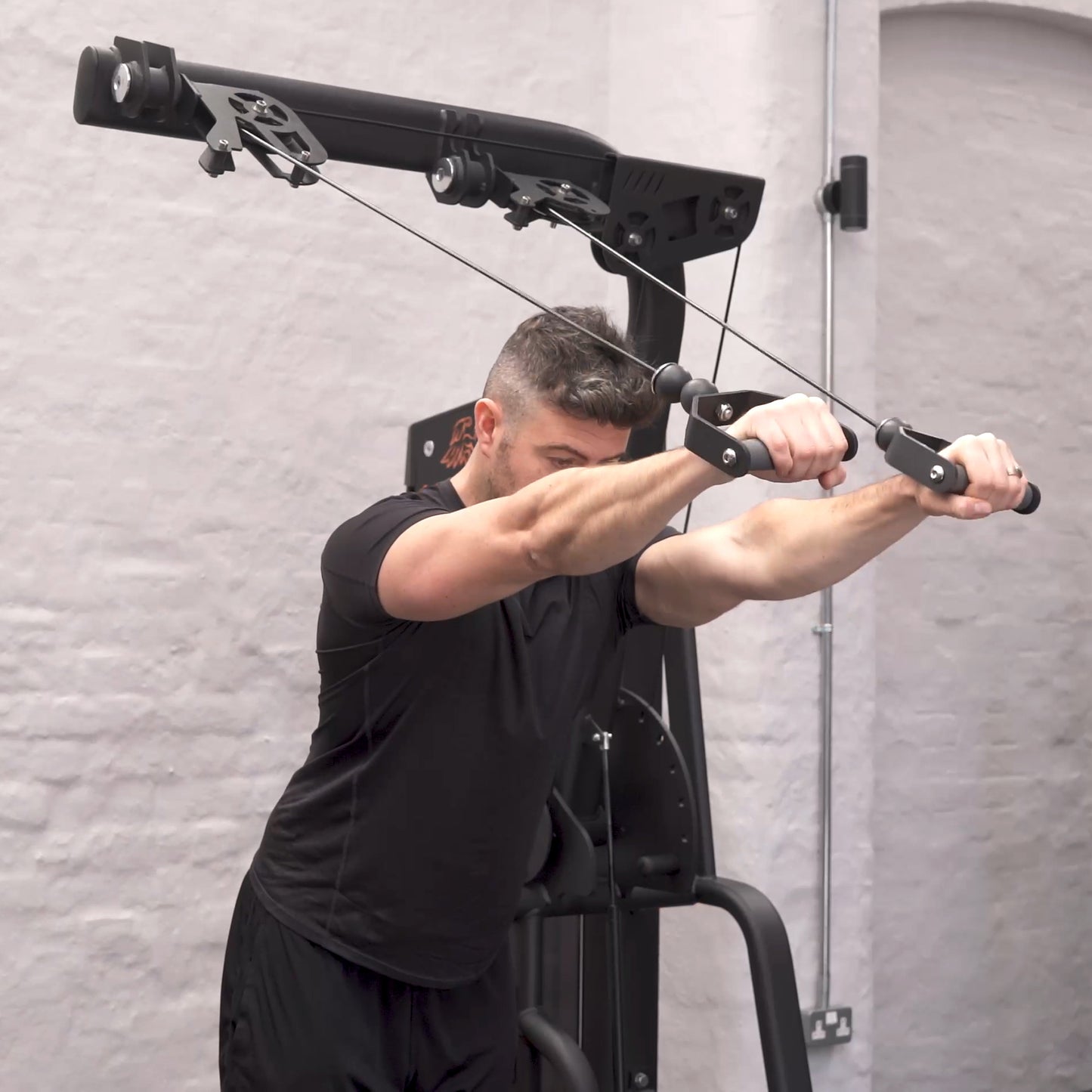 Lat Pulldown Machine