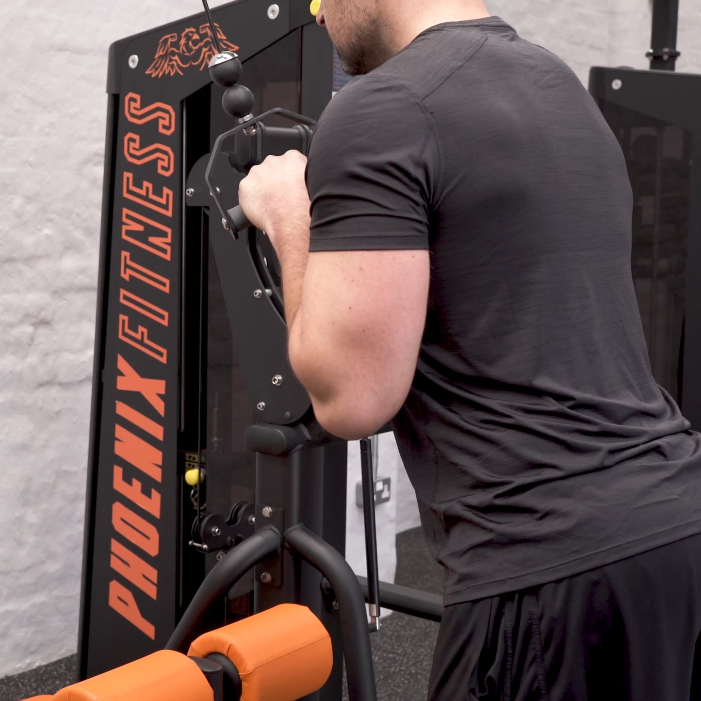 Lat Pulldown Machine