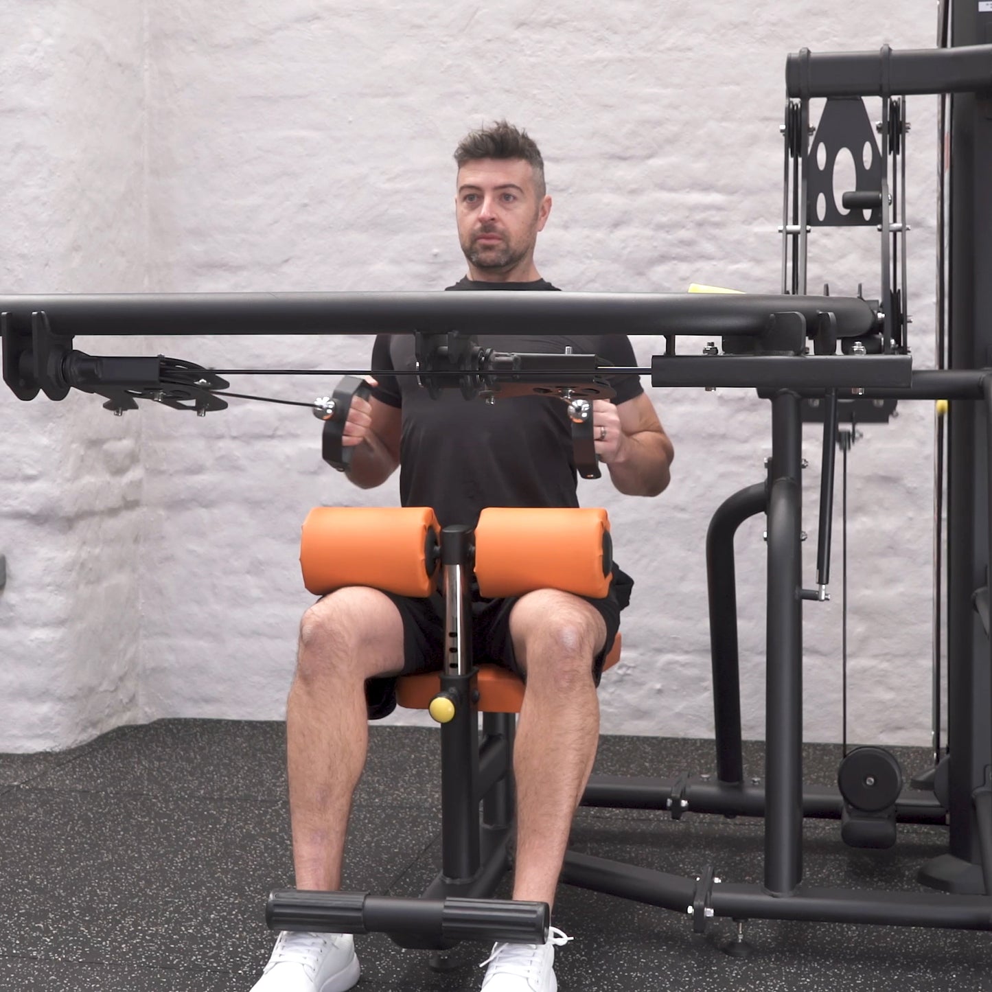 Lat Pulldown Machine